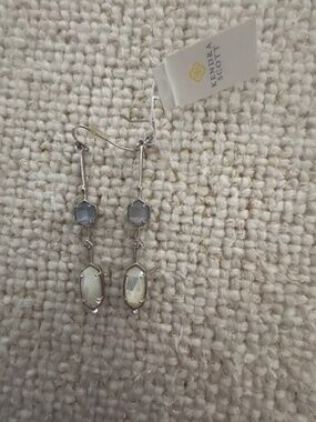 NWT- Kendra Scott Silver Drop Earrings